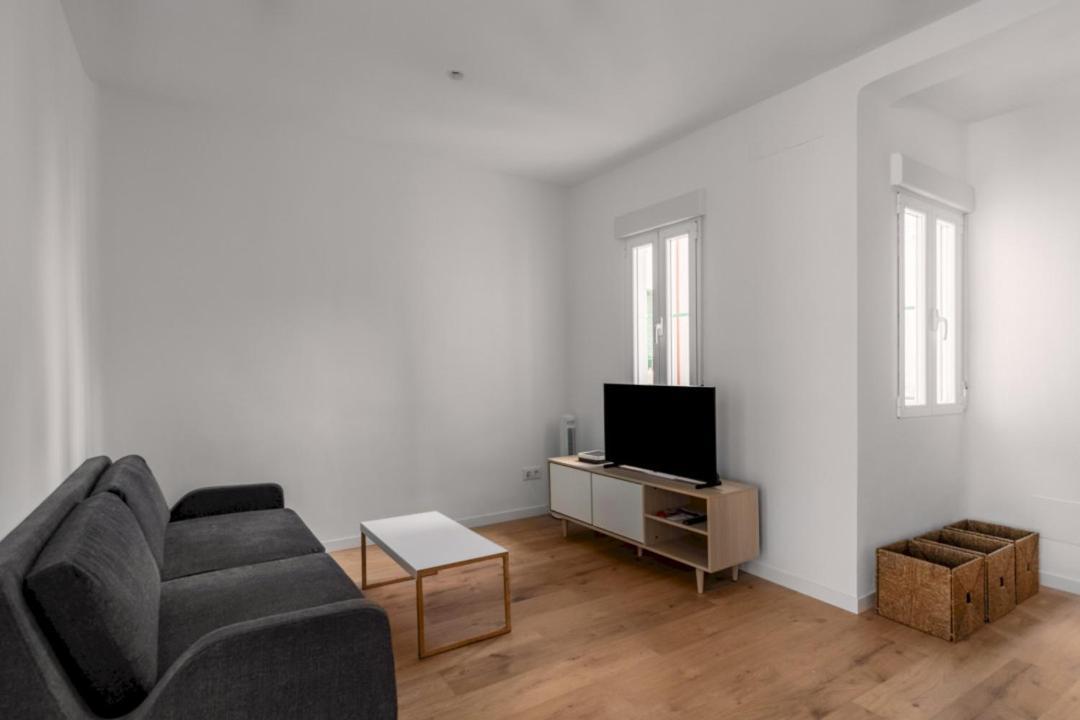 2 Bedrooms 1 Bathroom Furnished - Delicias - Bright - Mintystay Madrid Exterior foto